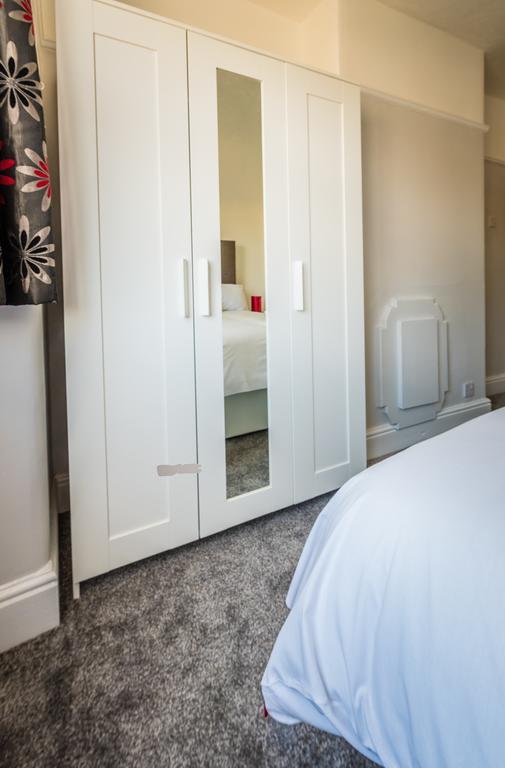 Newlyn House Apartment Christleton Bagian luar foto